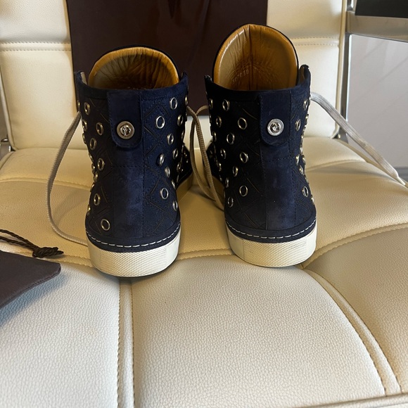 Original Cesare Paciotti Sneakers for Sale
	•	Size: 8 (US Sizing) - Picture 4 of 13